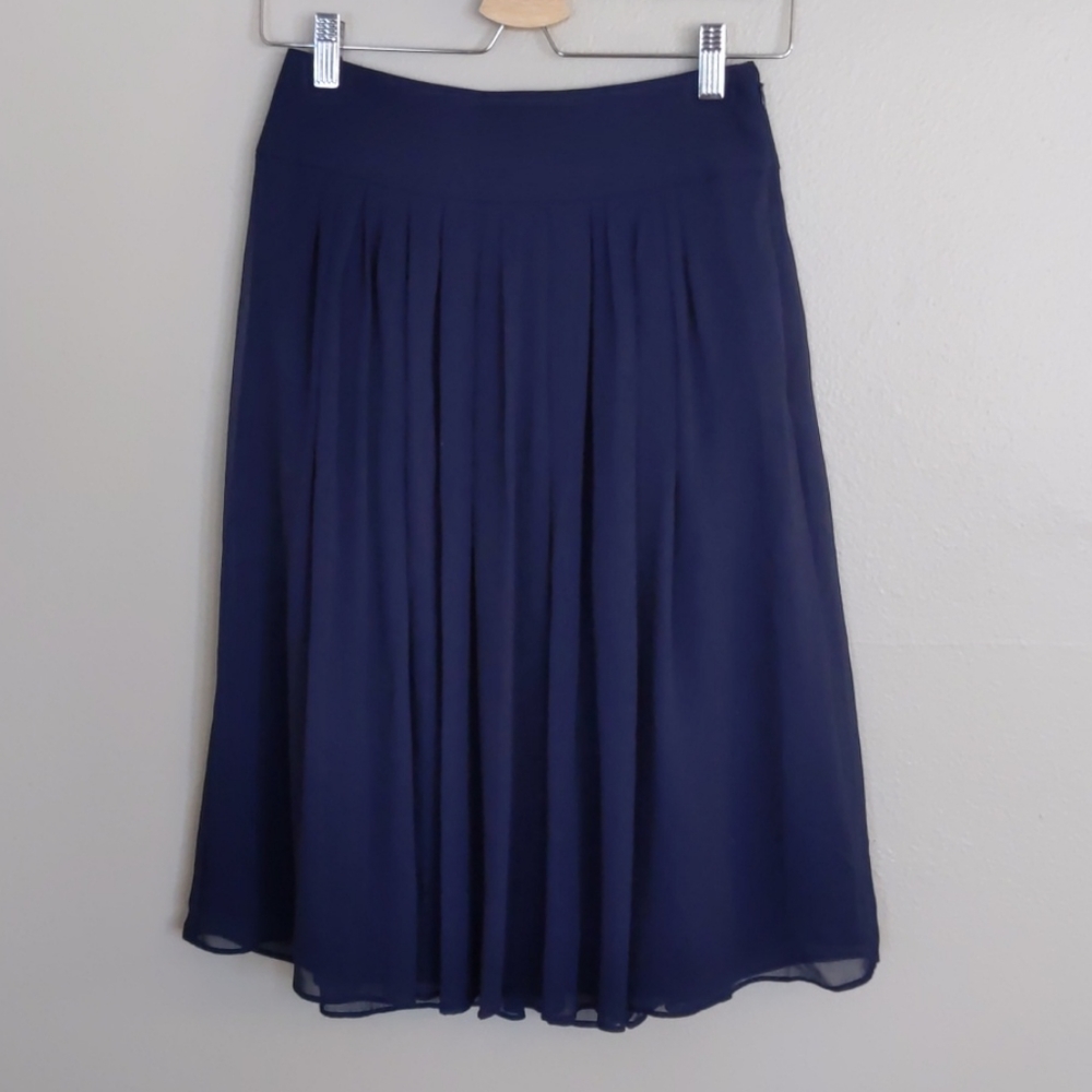 🆕White house black market pleated skirt